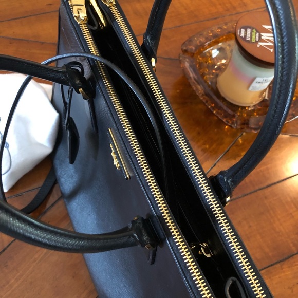 Prada saffiano / medium - Picture 4 of 4